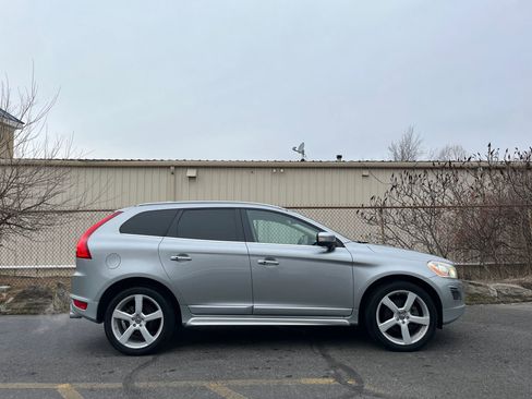 Used 2012 Volvo XC60 T6 R-Design image 2