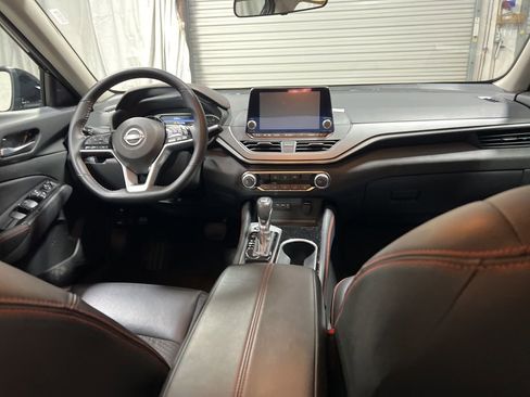 Used 2025 Nissan Altima 2.5 SR image 14
