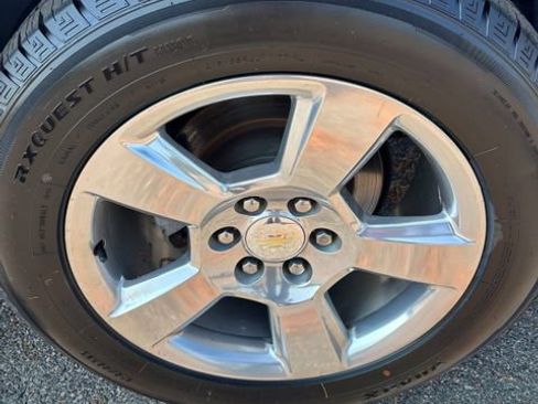 Used 2019 Chevrolet Tahoe Premier RWD image 9