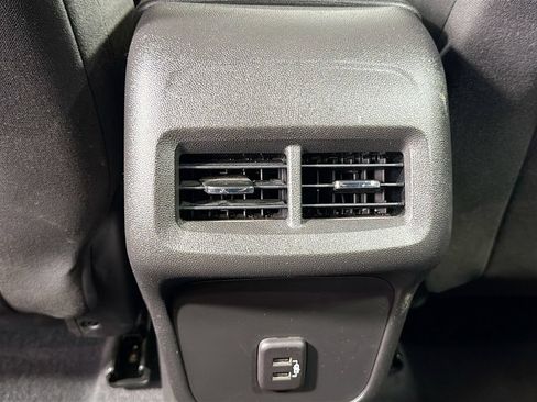 Used 2023 Chevrolet Equinox LT FWD image 26