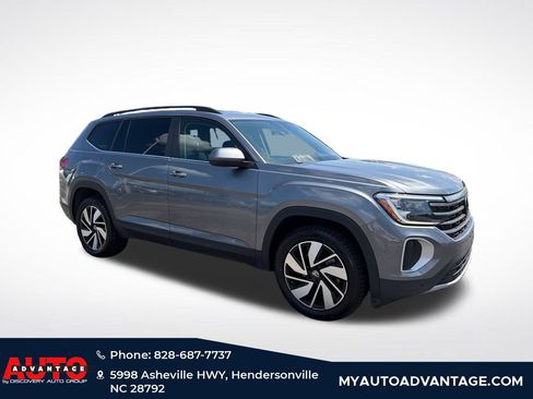 Used 2025 Volkswagen Atlas SE AWD/4WD image 1