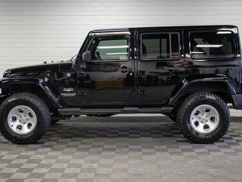 Used 2015 Jeep Wrangler Unlimited Sahara w/ Max Tow Package image 6