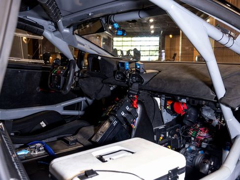 Used 2023 Lamborghini Huracan EVO image 16