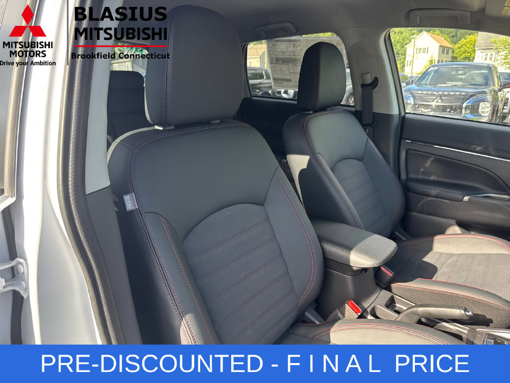 Used 2025 Mitsubishi Outlander Sport SE AWD/4WD image 33
