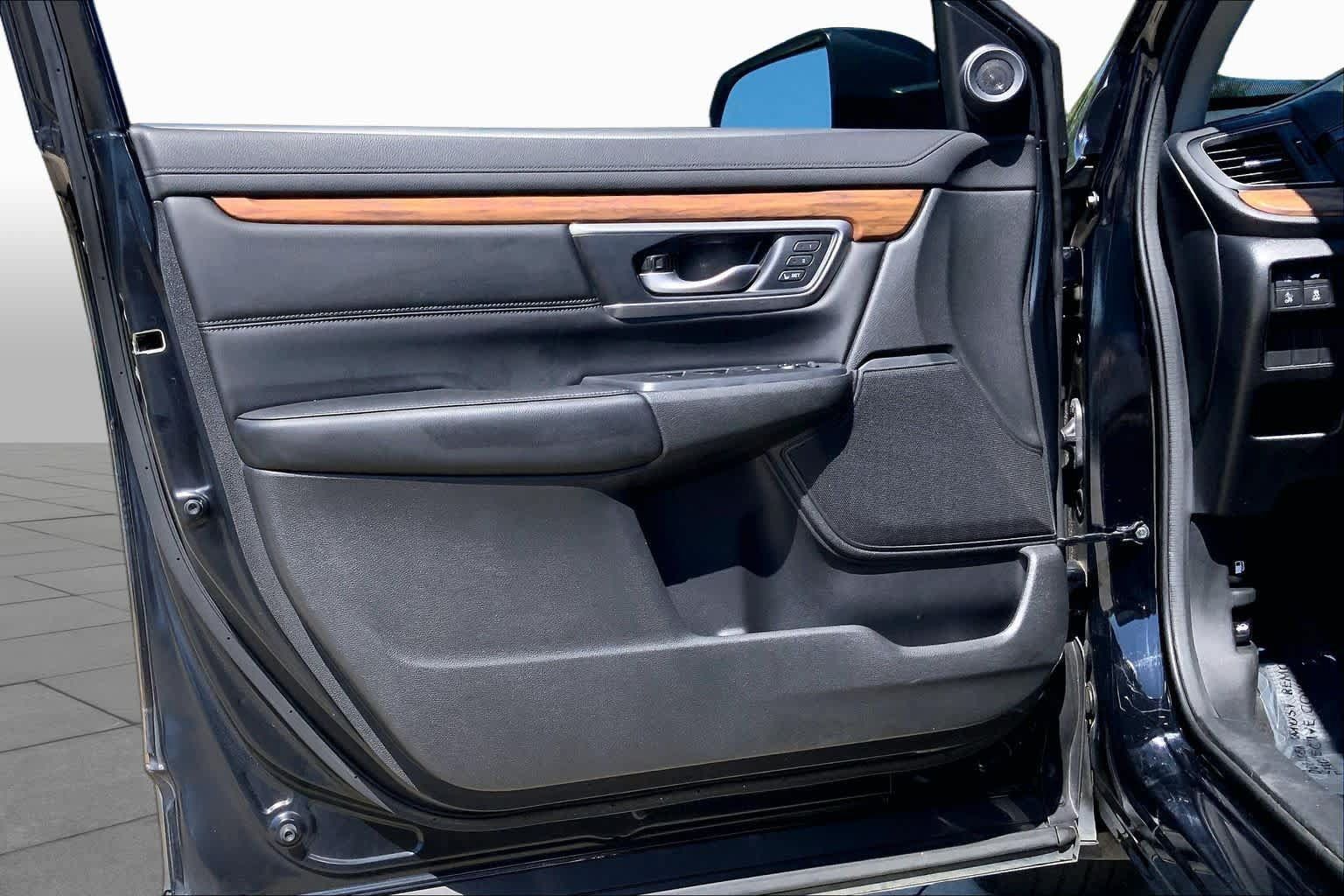 Used 2020 Honda CR-V Touring image 22