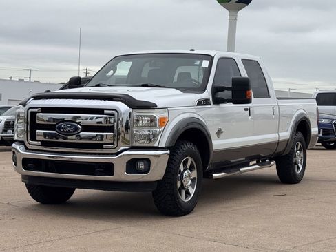 Used 2014 Ford F250 Lariat w/ Lariat Ultimate Package image 8