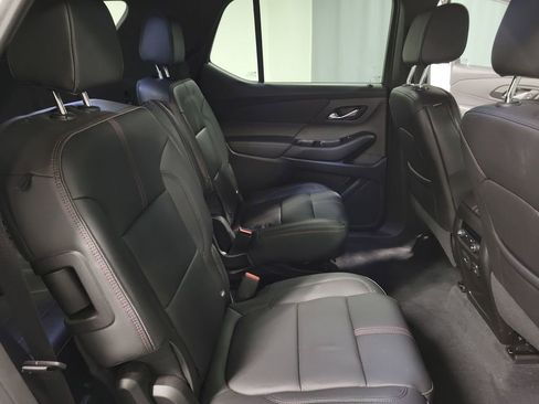 Used 2023 Chevrolet Traverse RS image 22