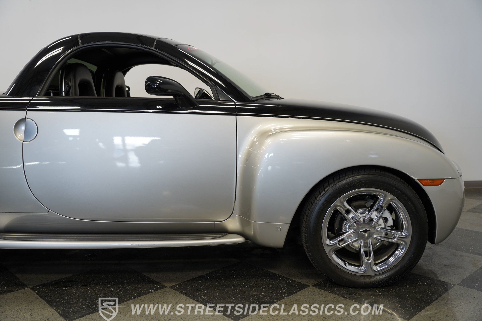 Used 2006 Chevrolet SSR w/ Preferred Equipment Group RWD image 34