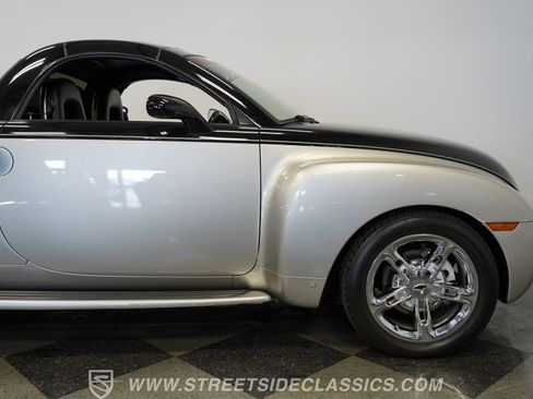 Used 2006 Chevrolet SSR w/ Preferred Equipment Group RWD image 34