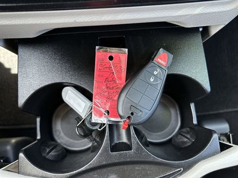 Used 2019 Dodge Grand Caravan SE image 23