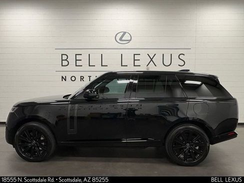 Used 2025 Land Rover Range Rover SE AWD/4WD image 8