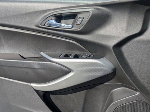 Used 2025 Chevrolet Trax LS image 11