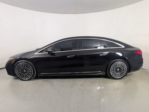 Used 2022 Mercedes-Benz EQS 580 4MATIC Sedan image 4
