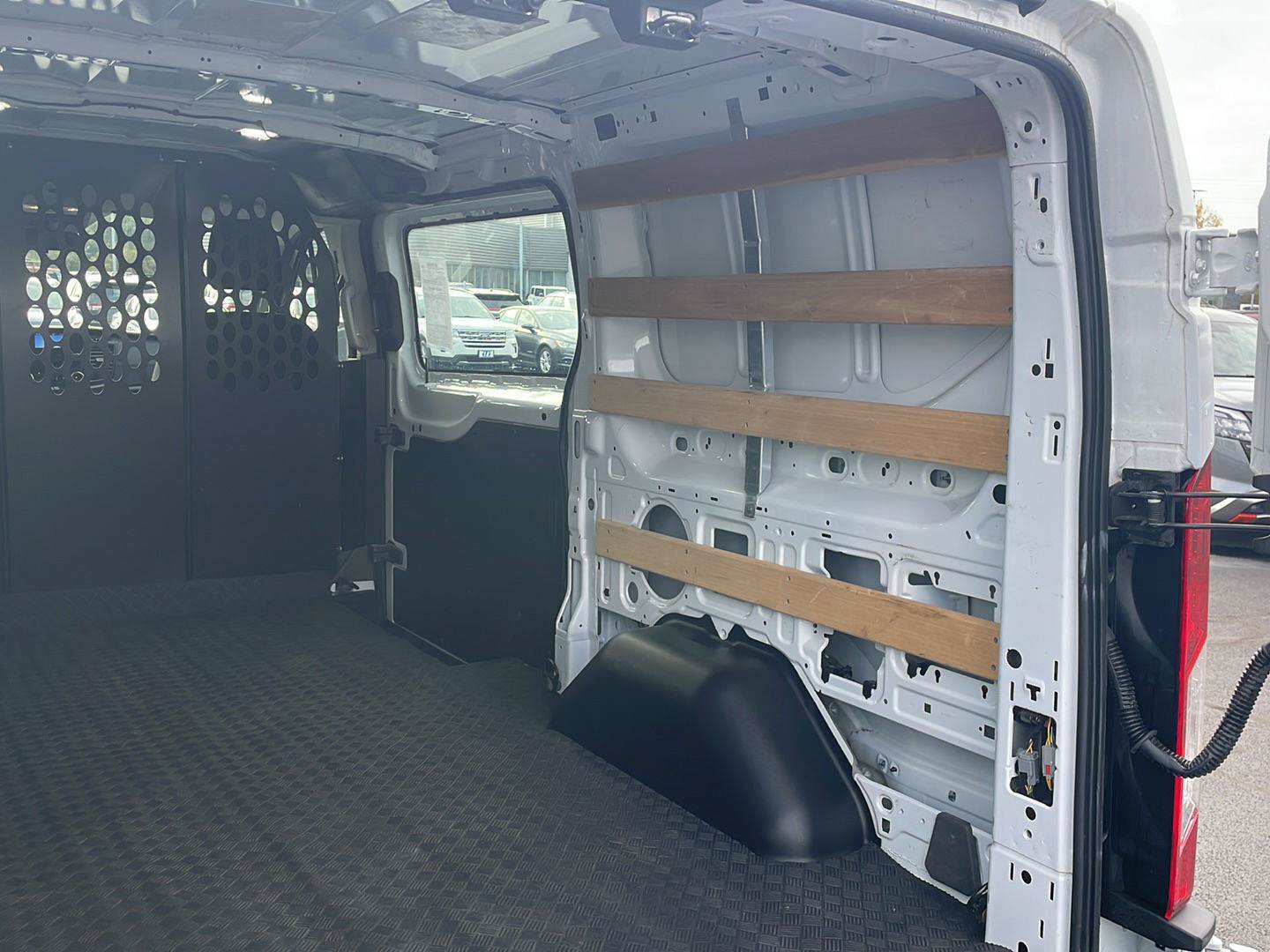 Used 2025 Ford Transit 250 Low Roof w/ Exterior Upgrade Package RWD image 25