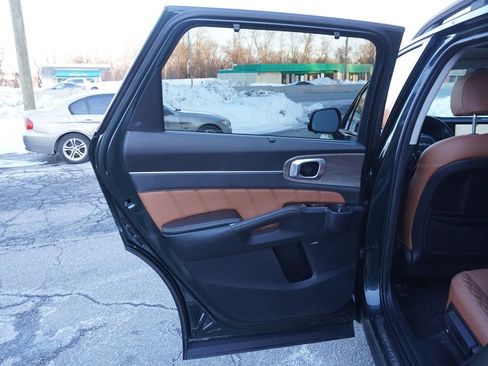 Used 2023 Kia Sorento SX Prestige image 32