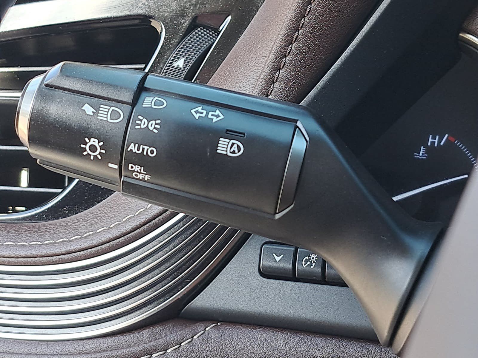 Used 2018 Lexus LS 500 w/ Luxury Package RWD image 28