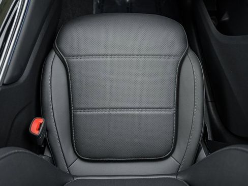 New 2025 Mercedes-Benz GLC 350e 4MATIC image 29