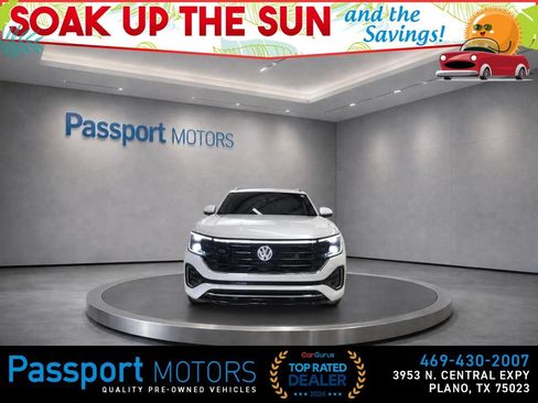 Used 2024 Volkswagen Atlas Cross Sport SEL R-Line AWD/4WD image 2