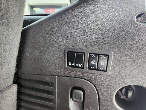 Used 2015 Chevrolet Tahoe LTZ AWD/4WD image 28