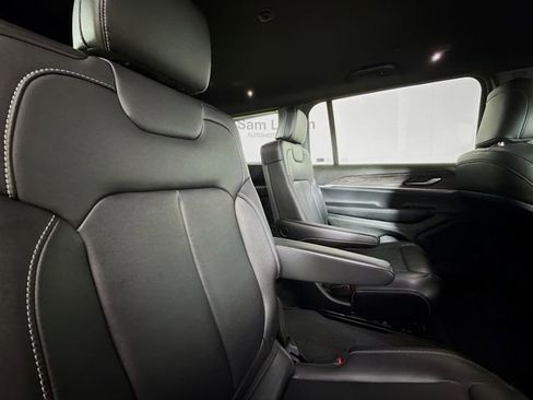 Used 2024 Jeep Grand Cherokee L Limited w/ Black Appearance Package image 28