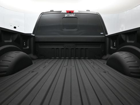 Used 2026 Ford F250 Platinum AWD/4WD image 7