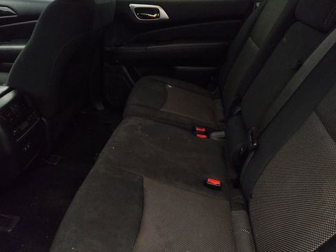 Used 2020 Nissan Pathfinder S image 18