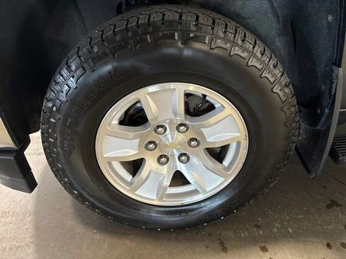 Used 2018 Chevrolet Silverado 1500 LT AWD/4WD image 7