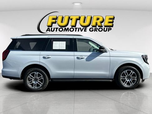 Certified 2026 Ford Expedition Active AWD/4WD image 2