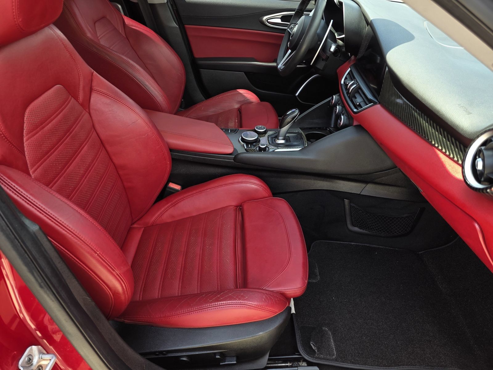 Used 2018 Alfa Romeo Giulia Ti Sport w/ Quick Order Package 22U Sport RWD image 14