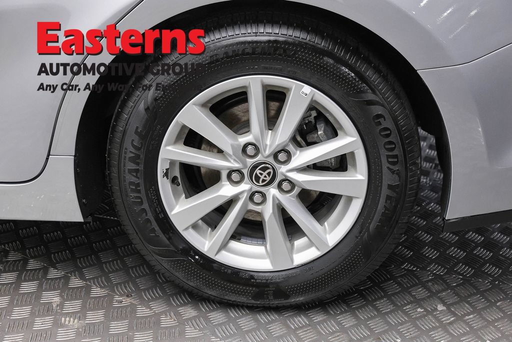 Used 2025 Toyota Camry LE w/ Convenience Package FWD image 9