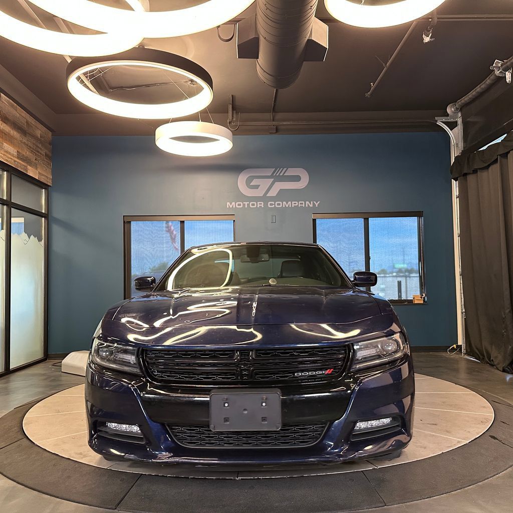 Used 2017 Dodge Charger R/T w/ Plus Group RWD image 8