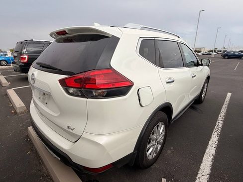 Used 2017 Nissan Rogue SV w/ SV Premium Package FWD image 5
