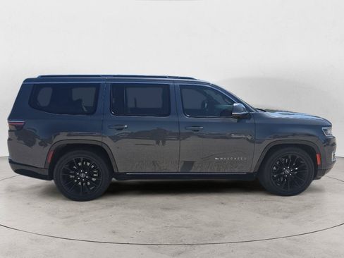 Used 2022 Jeep Wagoneer Series III w/ Premium Group I AWD/4WD image 8