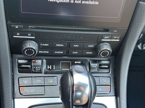 Certified 2019 Porsche 718 Boxster image 24