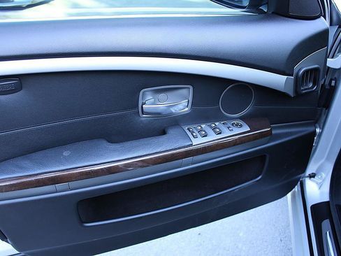 Used 2007 BMW 750i RWD image 12