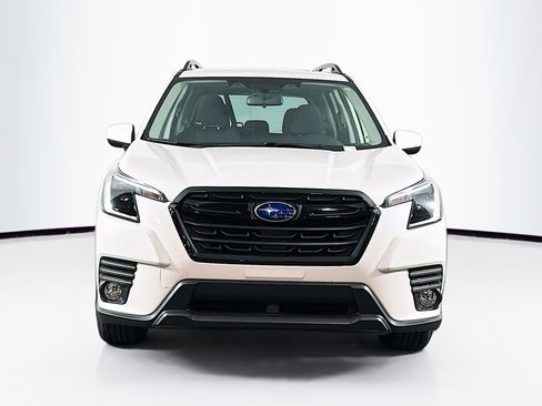 Used 2023 Subaru Forester Premium image 2