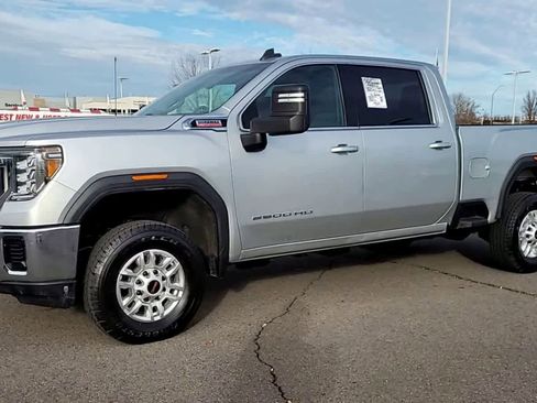 Used 2020 GMC Sierra 2500 SLE image 4