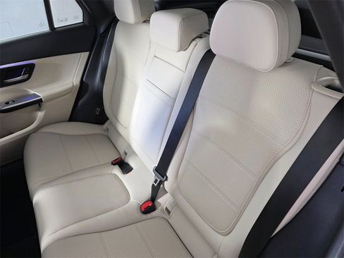 New 2026 Mercedes-Benz GLC 300 image 13