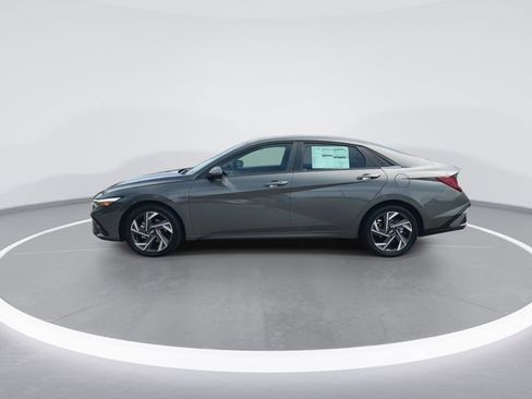 New 2026 Hyundai Elantra Limited FWD image 5