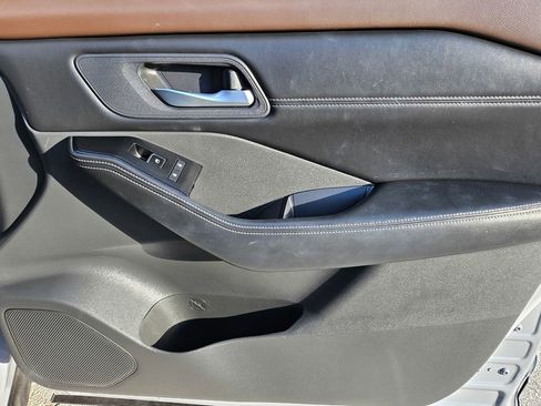 Used 2022 Nissan Rogue SL w/ SL Premium Package image 37