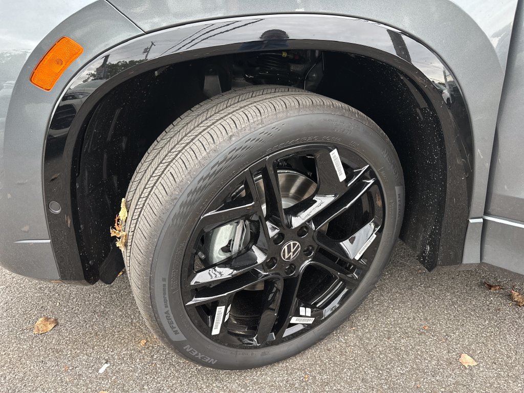 New 2026 Volkswagen Tiguan SE R-Line AWD/4WD image 7