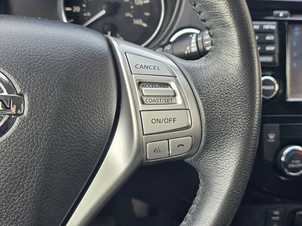Used 2015 Nissan Rogue SL AWD/4WD image 29