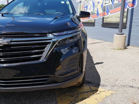 Used 2024 Chevrolet Equinox LS w/ LS Convenience Package AWD/4WD image 3