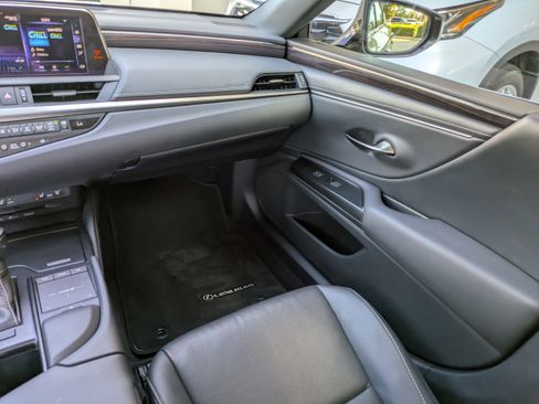 Used 2020 Lexus ES 350 w/ Premium Package image 13