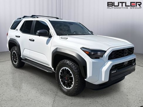 Used 2025 Toyota 4Runner TRD Off-Road Premium AWD/4WD image 8