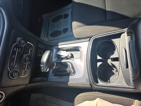 Used 2020 Dodge Charger SXT RWD image 16