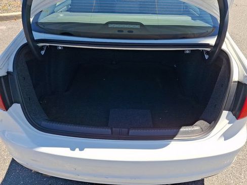 Used 2013 Volkswagen Jetta SE FWD image 26