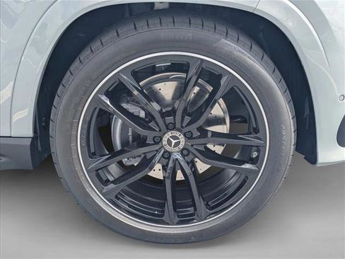 New 2026 Mercedes-Benz GLS 580 4MATIC image 9