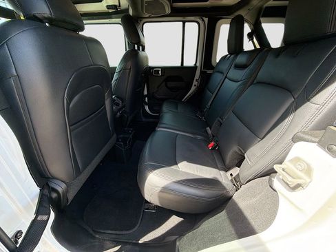 Used 2024 Jeep Wrangler Willys image 41