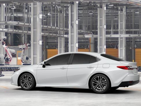 New 2026 Toyota Camry XLE FWD image 5